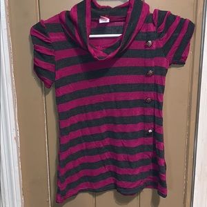 Turtleneck short sleeve shirt